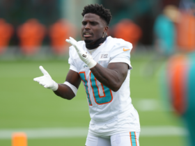 tyreek hill contract