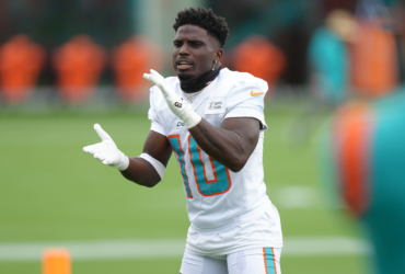 tyreek hill contract