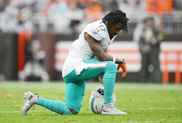 Jaylen Waddle Injury